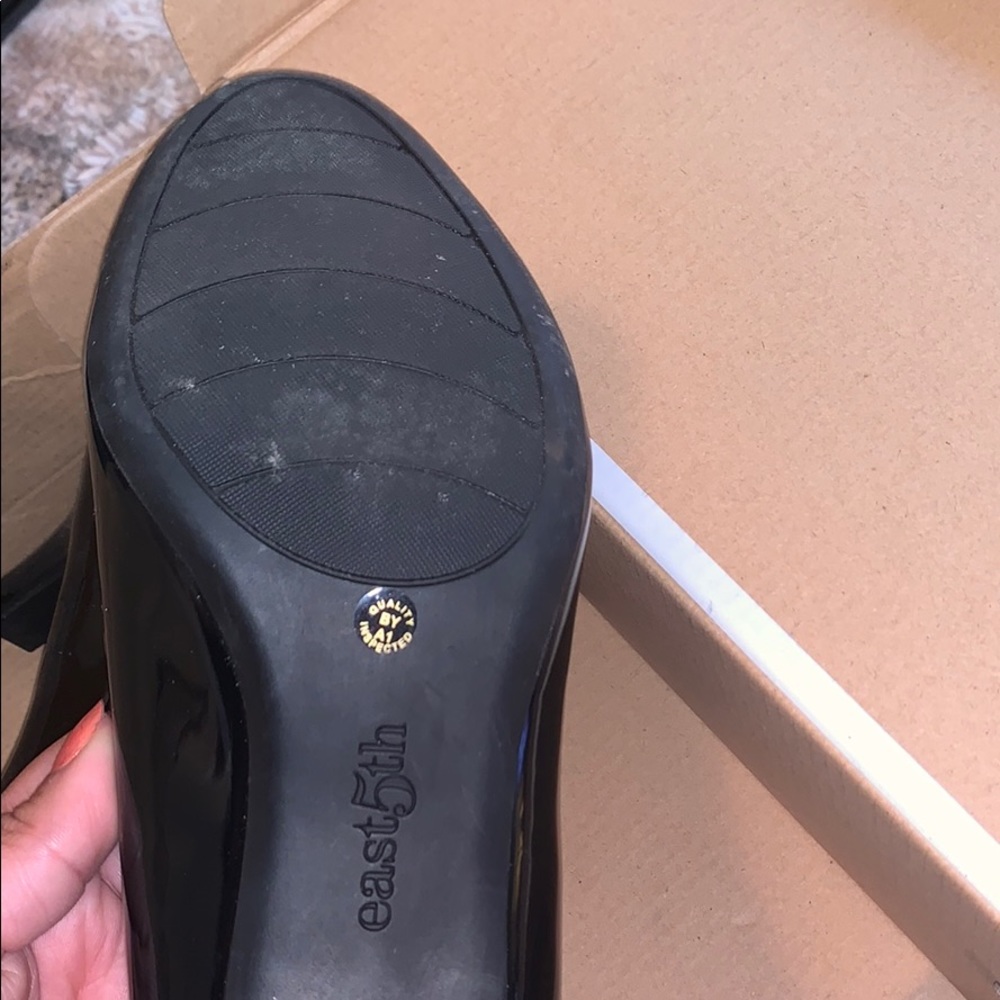 Basic Black Pumps - image 4